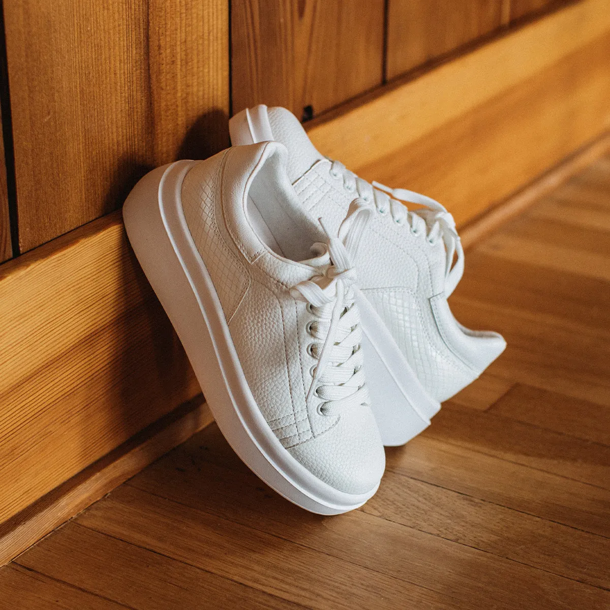 Ella Flatform Sneaker