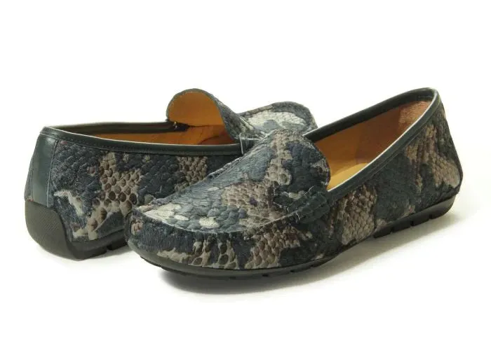 WOMEN'S VANELI ALBION LOAFER | BLUE KERPIE